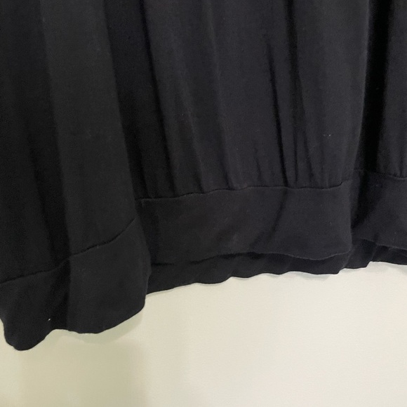 Design History black shirt size 2X with beautiful flowers adoring the neckline - Picture 8 of 10